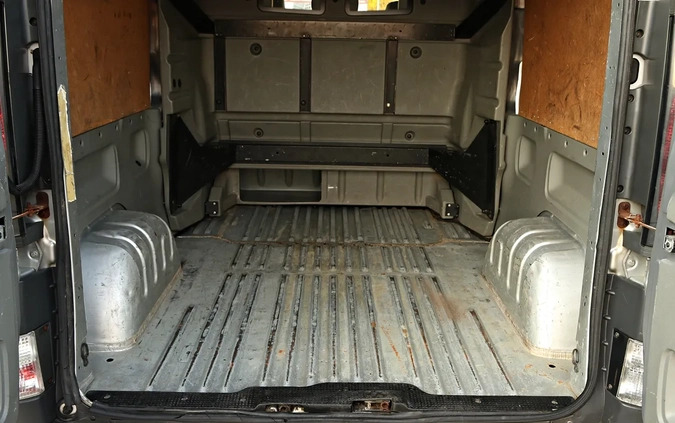 Renault Trafic cena 27900 przebieg: 260000, rok produkcji 2004 z Gostynin małe 667